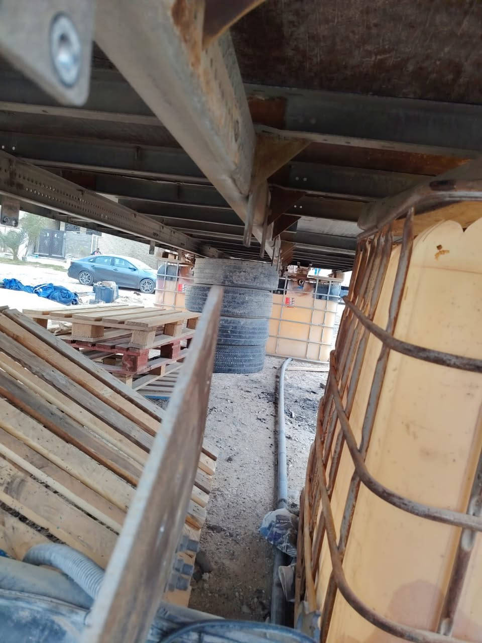 بدي اتيكو للبيع طول 7:30      ارتفاع 275.   ***********
