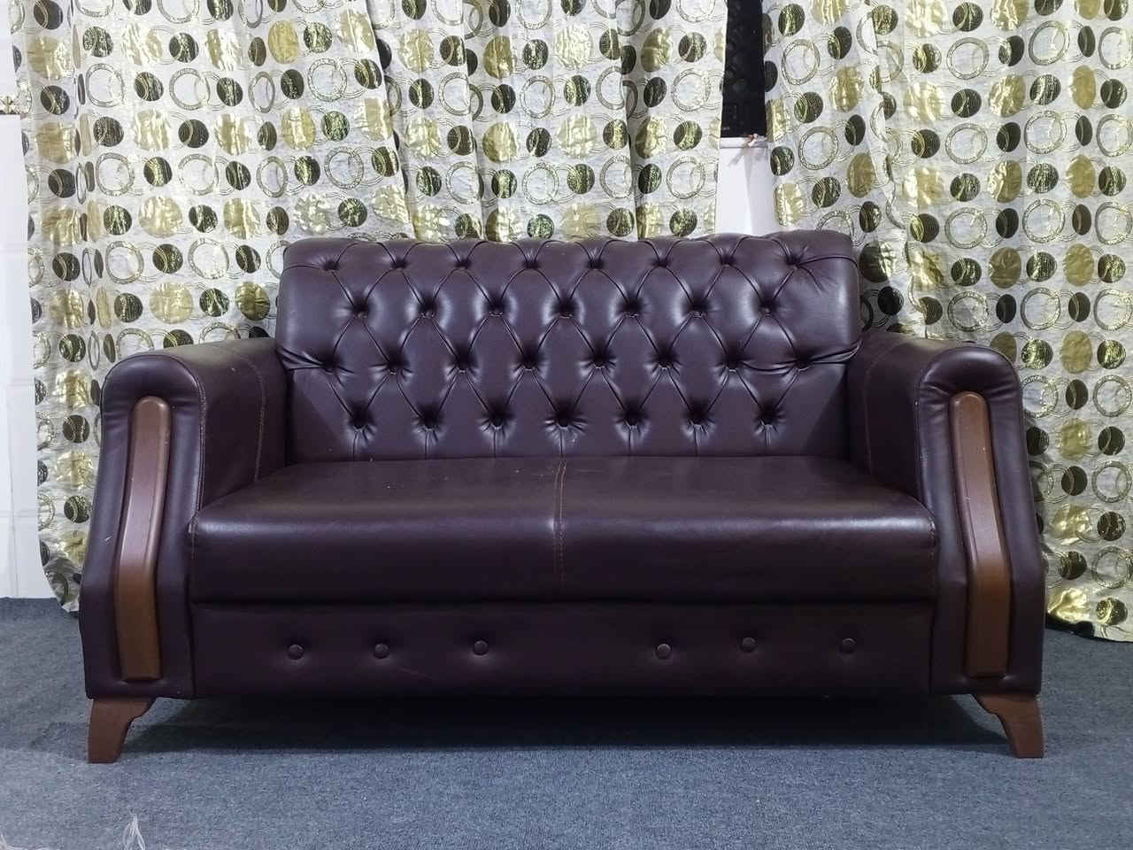 قنفه 2نفر كاونتر متر وعشرين سعر تصل ***********
