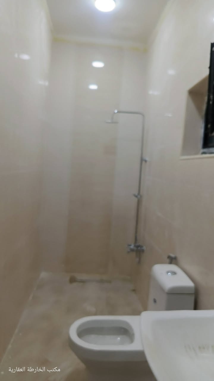 🏠
دار للأيجـــــــــــار #حديث_ماسكون
حــــي الطيـــــارة خلـــف مشــــروع المــــي قــــرب اســــواق ابـــو ليــــث
_________________

🧱🏗️ #الطــــــابـــق #الارضــــــي
غرفتيــــــــــن وصالـــــــــة وهـــــــــول ومطبـــــــــخ ومجمــــــــــــع صحيــــــــــات ..

🧱🏗️ #الطـــــــابـــــق #الثــــــــانـــــي
ثــــــلاث غـــــرف منـــــام ومجمـــــع صحيــــــات ومطبــــــخ وسطحيـــــن
_________________

____________💲
قيمــــة الأيجــــار وبـــــاقـــي التفــــاصيـــــل ع الاتصـــــال
____________💲
_________
#مكتـــــب
       🪐 الخــــارطــــة العقـــــاريــــة 🪐
#الكائـــــــــن
   فـــي ⇩ حـي_الطيـاره_شـارع_25_الـرئيســي_قــرب
_المــــدرس_حسيـــن_طيــــاره
0️⃣7️⃣8️⃣2️⃣5️⃣2️⃣1️⃣2️⃣5️⃣6️⃣5️⃣📲
___________________________________
_____________________________________________

