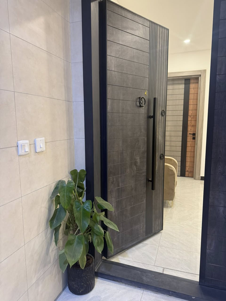 سلام عليكم 
شقق فندقية مؤثثة ⭐️
للحجز والاستفسار ☎️: *********** - *********** 
العنوان 📍: بغداد المنصور
