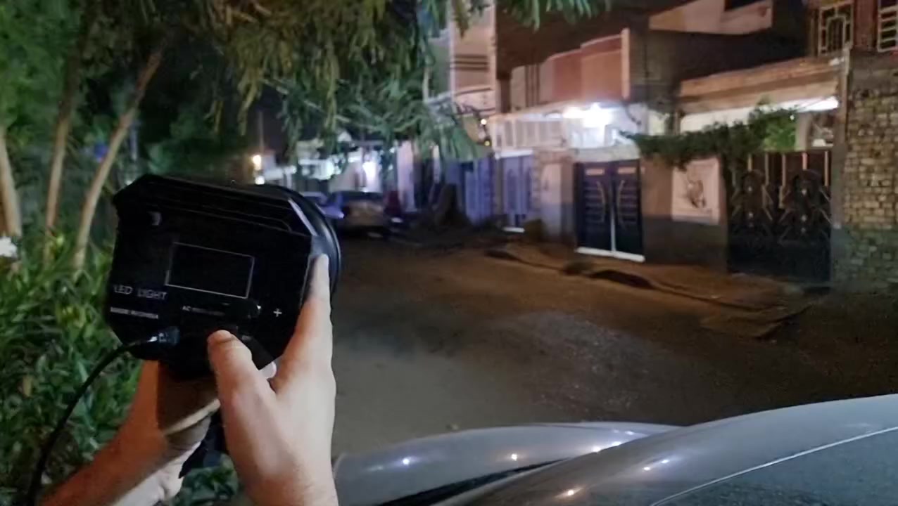 السعر الواحد 125  الف 
اضاءة فديو  مستمرة 150 واط من شركة YSKE
باي كلر شمسي ابيض ثلجي  تحكم كلفن تحكم بقوة الاضاءة 
شاشة كبيرة فانات تبريد عدد ٢ صامت  تحكم تطبيق موبايل جديد متوفر توصيل


**إذا كنت صاحب هذا الإعلان وتريد حذفه لأي سبب، رجاءا أرسل رسالة إلى الدعم الفني**