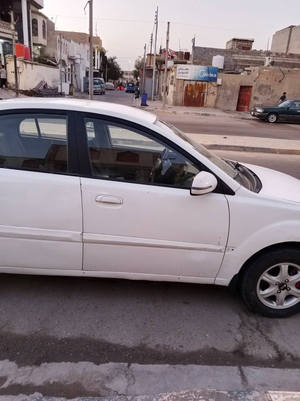 كيا ريو ٢٠١٢ رقم بصره سنويه لل٢٨
محرك ١٦٠٠بحاله جيده
(كير ومكينه وتبريد وحداديه وتخم تاير بالكفاله)
مكفوله ضربه وتبديل بيها صبغ ناشر المكانات المحدده فقط صبغ بدون معجون ...
مكاني بالبصره الحيانيه 
السعر ٧٧وبيها مجال بسيط 
***********
