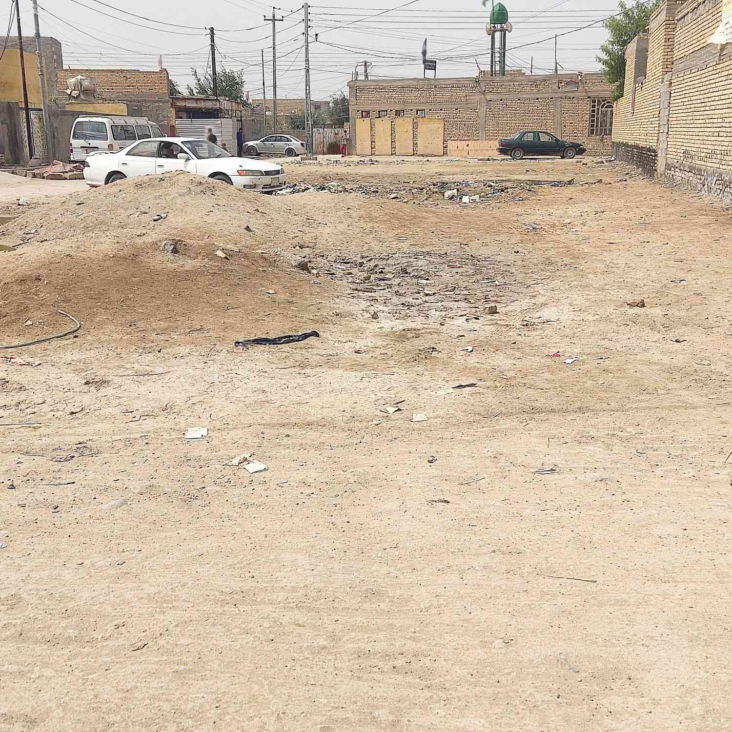 قطعه اللبيع بحي الحسن ٢٠٠متر متوفر بيها ماي وكهرباء بالباب  وحسينيه قريبه للاستفسار الاتصال ع الرقم ***********
