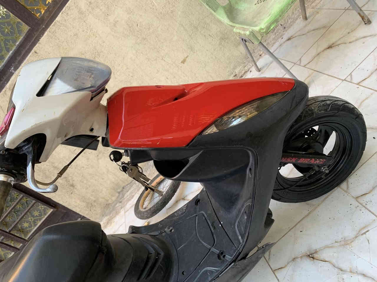 السلام عليكم
دراجه ماكس عدله
حاويه بلاديه نضيفه كلش 
بوشه 49 تمشي 120 
معدلها 100
كابريته شرط جديده 
شيال كامل جديد 
دراجه نضيفه كلش 
مبدللها بس ولفات  
دراجه كهربائيات كلها شغاله مابيها اي نقص 
دراجه كلش نضيفه او جديده 
580الف مجالها بسيط حك الجيه 
مكاني كربلاء /الحسينيه /منطقه عون 
***********
