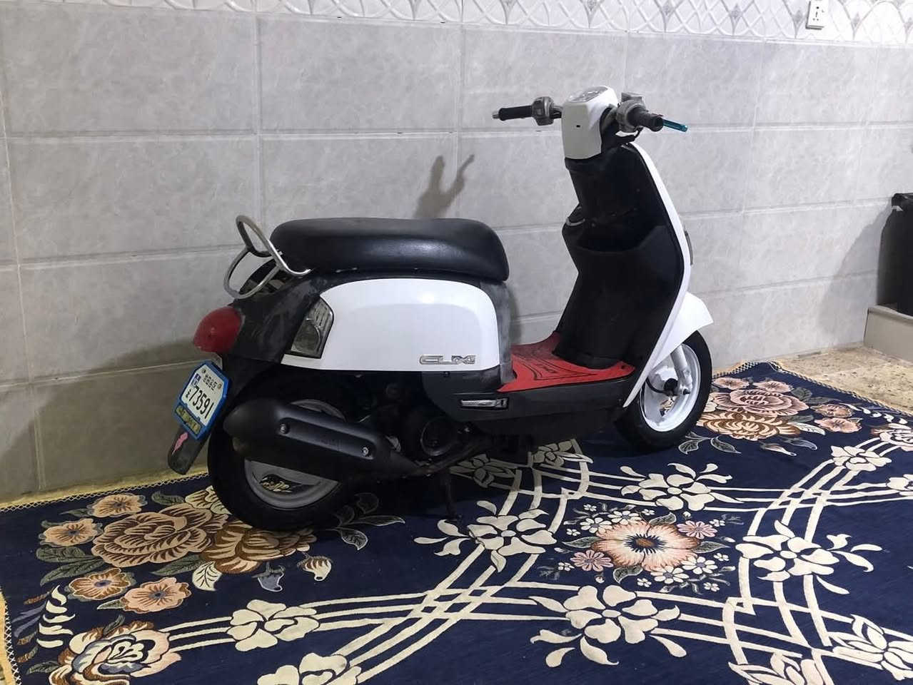 سلام عليكم بوليسي للبيع دراجه جديده كهربائيات شغاله كلشي شغال شلعه معدل
***********مكلف بل نشر
