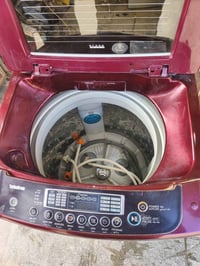 غساله LGللبيع جديده استخدام قليل 200 وبيه مجال قليل07819281440