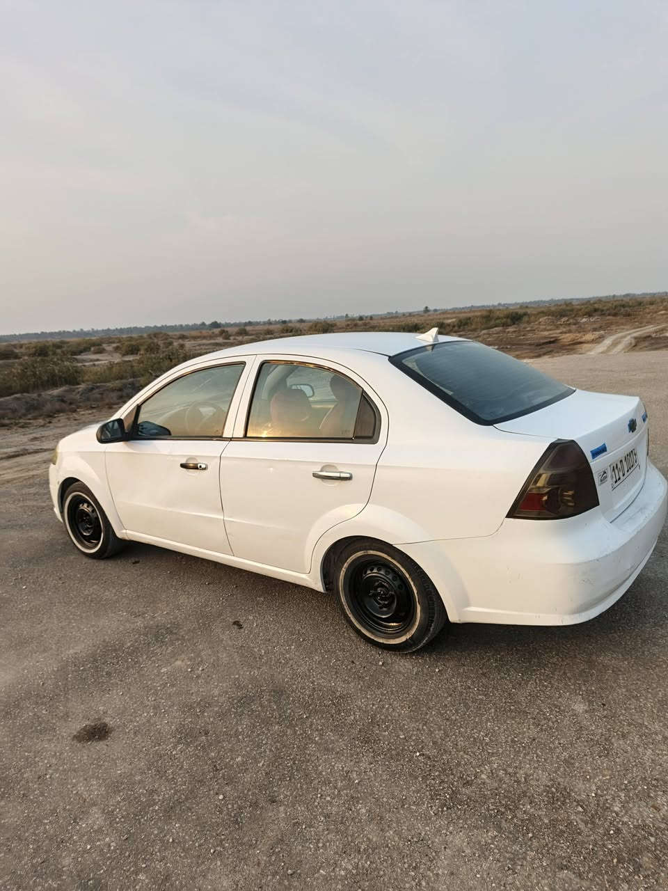 افيو موديل 2008 خليجي مكينه 1600 رقم بغداد انكليزي بأسمي سياره جاهزه مكينه وكير وتبريد وتدفئة  وشاشه ودوشمه جلد  وكهربائيات مابي اي نقص بيه طخة بسيطه باب سائق فقط بدون تبديل وصبغ ولاضربه 57 وبيه مجال بسيط بابل كفل ***********
