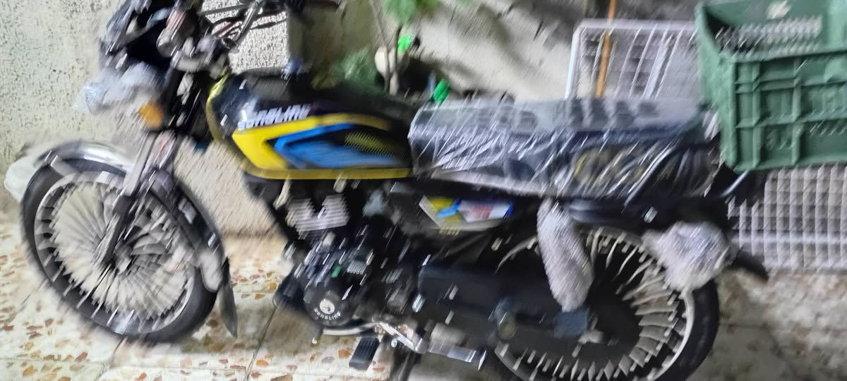 سلام عليكم بدون زحمه عندي دراجه ايرانيه كير نظيفه كلش هذا رقمي ***********
