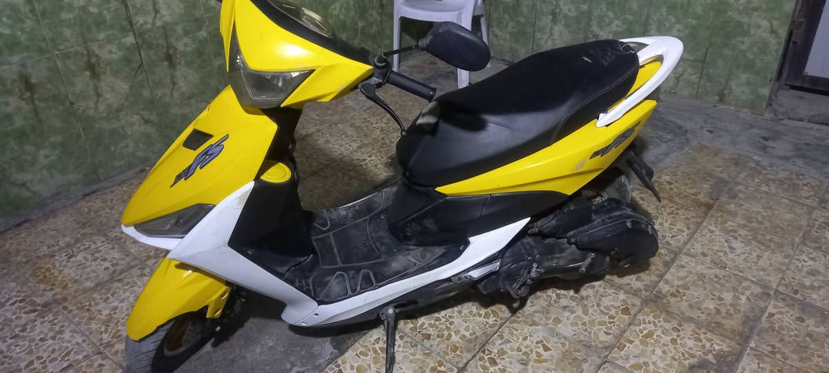 سلام عليكم عندي هاي دراجه جديد بيه بس لدوسه مكسوره مكينه جديده هندر جديد وباتري جديد كله شغاله مبيه نقص مكانه لشعب حي لبساتين  لسعر ٢٢٥٠ رقم ***********
