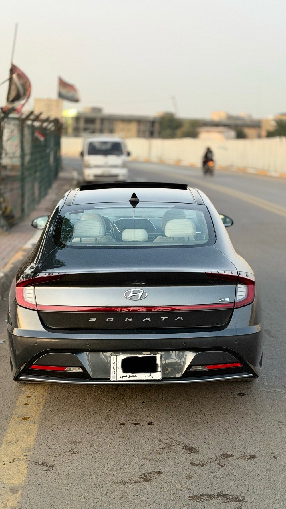 السلام عليكم سوناتا وارد خليجي 2022
السياره ماشيه 84000km - مكينه 2500 mpi
والسياره تحويل مباشر
مكاني بغداد والسعر 177قفل
المواصفات:
-دخول ذكي وترحيب في السائق عند اقتراب من السياره وتشغيل عن بعد
-صندوق ذكي عند اقتراب من السياره
-بك لايت LED . امامي ايضا LED + اضائه داخليه LED
-المري كهرباء شفط واشاير في المري
-ويل سبورت
-كامره خلفيه وكامره اسفل سياره عند الرجوع
-فتحه سقف بانوراما كهربائيه بل كامل 
-كشنات مخمل لون اوف وايت
-كشن سائق كهربائي 
-سايد بريك كهربائي
-اوتو هولد و حساسات اماميه وخلفيه
-شاشه لمس تدعم كار بلي واندرويد اوتو  
-شحن واير ليس 
-تحكمات استيرن
-كروز سرعه وشفتات ستيرن
-درايف مود 5 وضعيات ال ECO و SMART و CUSTOM و COMFORT و SPORT 
-قطعتين تبريد خلفيه
- سائر خلفيه في النوافذ حاجبه للشمش
بيها نص قطعه صبغ باب سايق وكم ملاحظه بسيطه بارد
للاستفسار *********** موجود واتساب هم