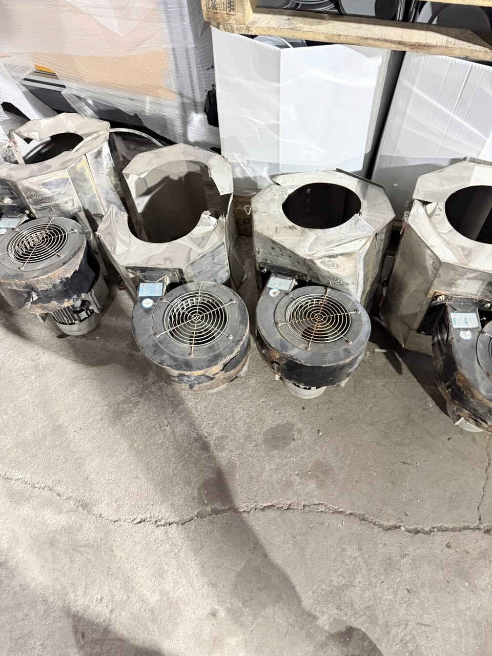 السلام عليكم ورحمة الله
متوفر بلورات تثبيت درجة حرارة مكائن البلاستيك (السلندر) عدد ٨ قطع ثري فيز ٣٨٠ فولط  -٣٧٠ واط-٢٨٠٠ دورة بالدقيقة-٦٦ متر مكعب بالساعة سعر القطعة ١٠٠ دولار  
للتواصل الاتصال او ارسال رسالة على الواتس اب 
***********
مع التقدير
