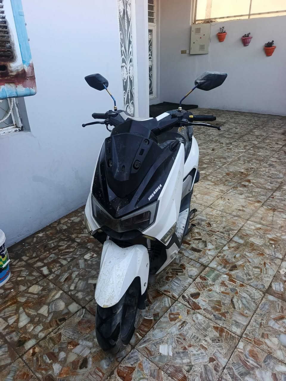 سلام عليكم
اخوان دراجه n max صيني 
محرك 150cc
 مديل 2023
محرك مفتوح 
كفارت 80بلمئه انظاف 
ابيع سويج 
دراجه تشتغل وتمشي 
سعر 650 وبيه مجال 
رقمي ***********
بي واتساب
