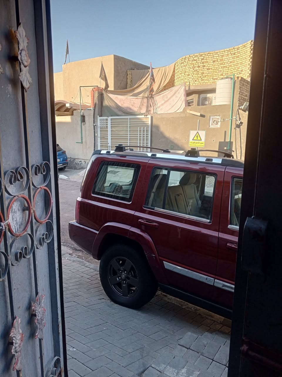 جيب كوماندر 2007 محرك V6 بأسمي تحويل ثاني يوم 
محرك وكير بالكارتون توني شادهن توويل حداده كهربائيات لوك 
7 راكب تبريد 3 قطع دواخلها نظيفه كلش مري شفط تحكم ستيرن جهتين حادثها مدكر الامامي الأيمن و البنيد مكاني البصرة سعرها 110 رقم تلفون ***********
