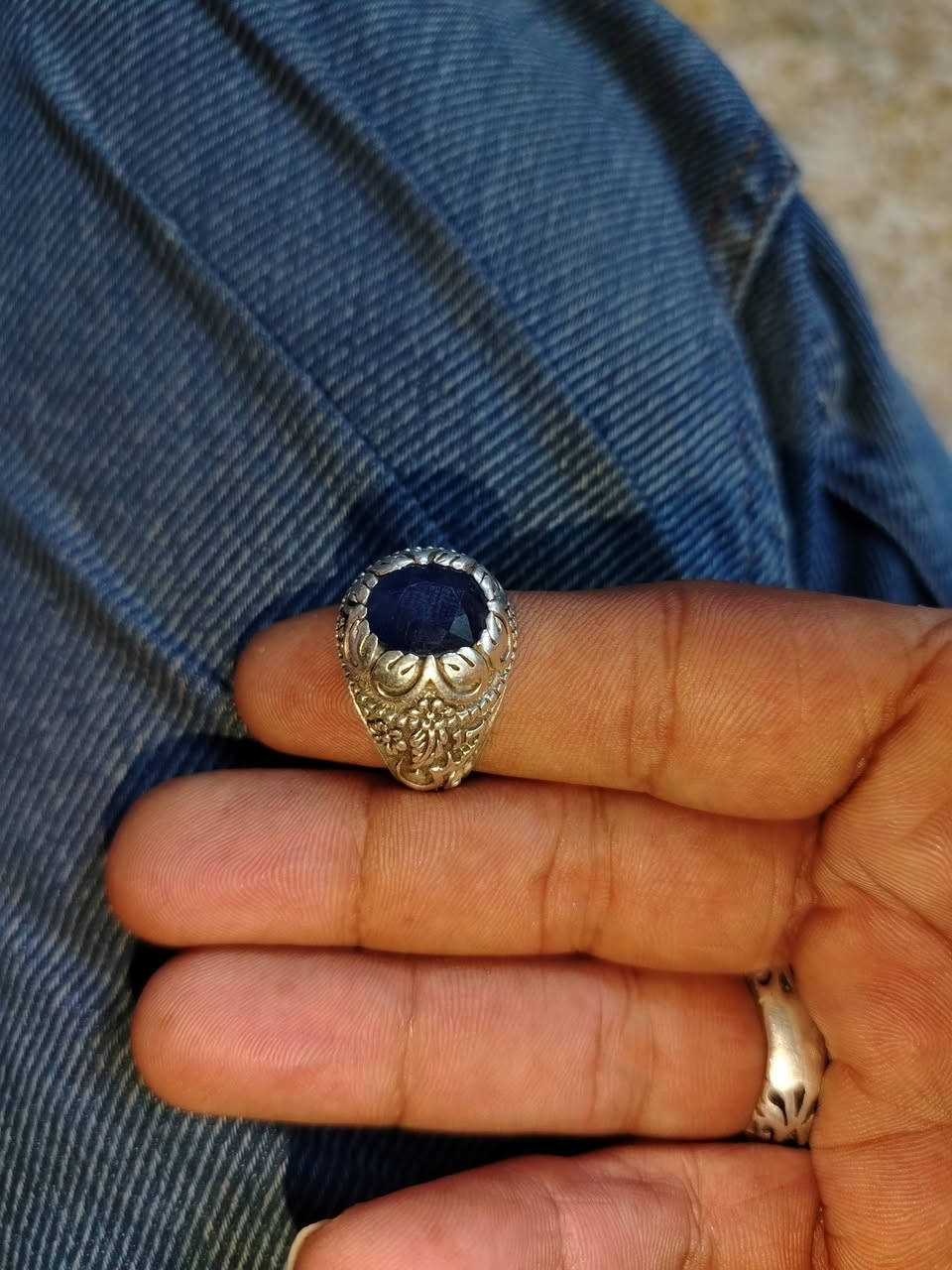 للبيع صياغه ثقيله السعر خاص توصيل وين اي مكان


**إذا كنت صاحب هذا الإعلان وتريد حذفه لأي سبب، رجاءا أرسل رسالة إلى الدعم الفني**