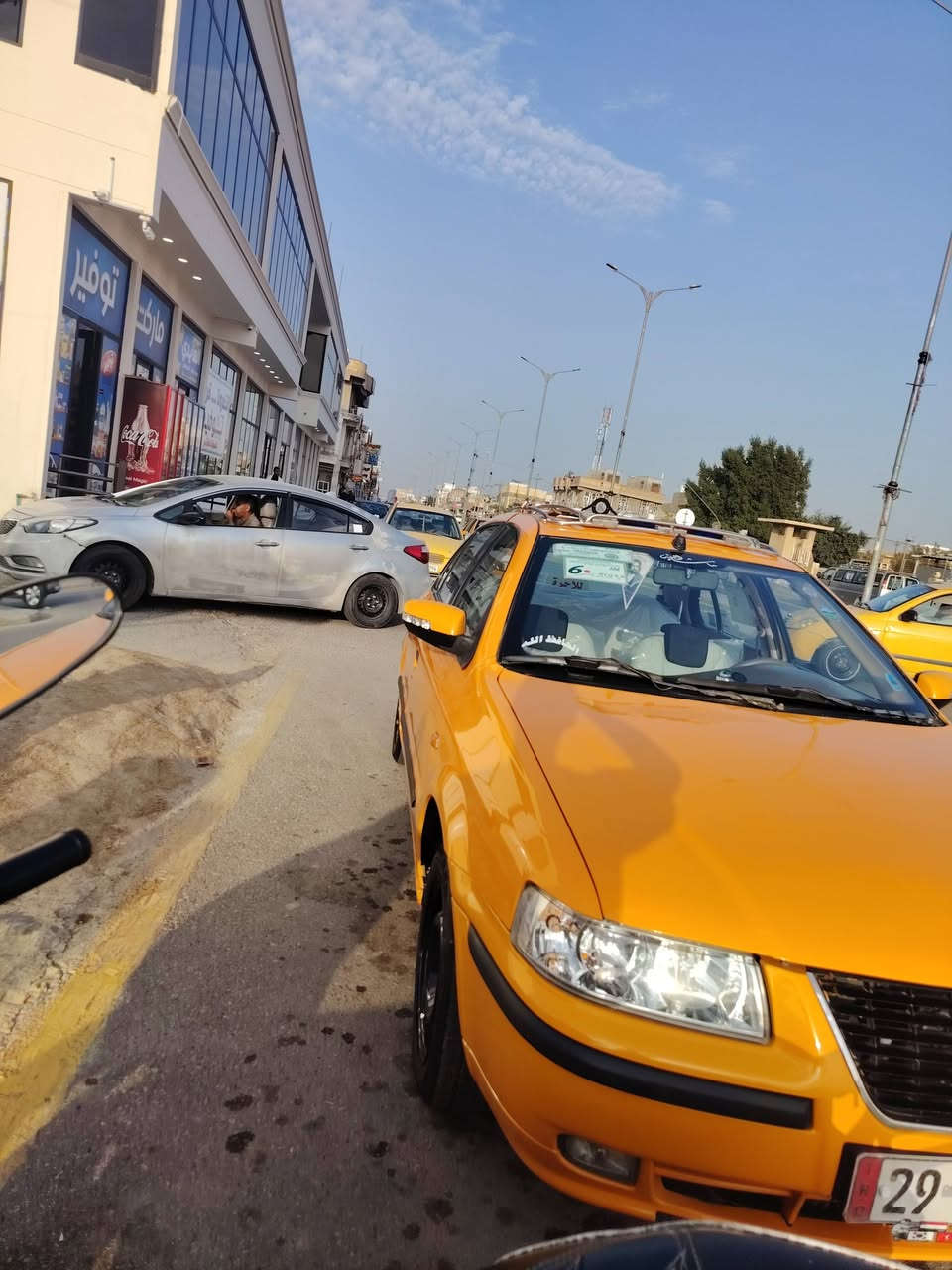 سلام عليكم
سمند موديل 11 محورها مكينه بيكاتشو 1600 تحويره ليث الواسطي بغداد مصبوغه جماليه ومحدثه 17 دوشمه عام ارضيه سفاري شاشه لمس السياره رقم واسط دولي مصفره هيئه وغرامات السياره جاهزه ع اخر شي العنوان واسط الكوت  للاستفسار اتصل ***********
