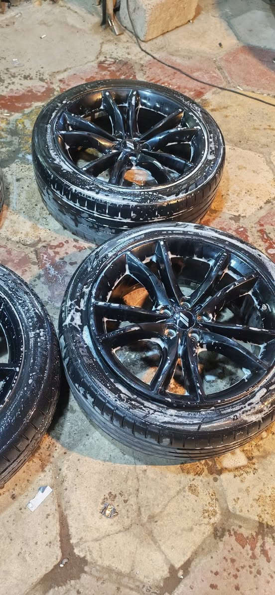 تخم ويل جارجر حجم 20 عليه  تاير نص عمر بي تصليح واحد من ويل لا يعبر ولا عواج العنوان ميسان منطقة العرضات الرقم***********
