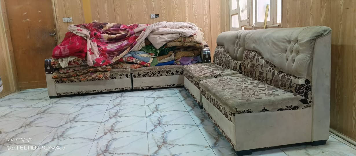 مبردة تشتغل فقط كسر بالمروحه
تخم ب100 
جينكو عدد 2 قياس 5 امتار الوحده 20 الف 
شمعه ب10 
طبلات 40 
مجمدة ب100 شغاله ع الفحص 
كاونتر وملحق ب60 
برده 5 امتار ب60 
خبازه ب30 

مكانه بالكوفه قرب مسجد السهله 
بيهن مجال بسيط


**إذا كنت صاحب هذا الإعلان وتريد حذفه لأي سبب، رجاءا أرسل رسالة إلى الدعم الفني**