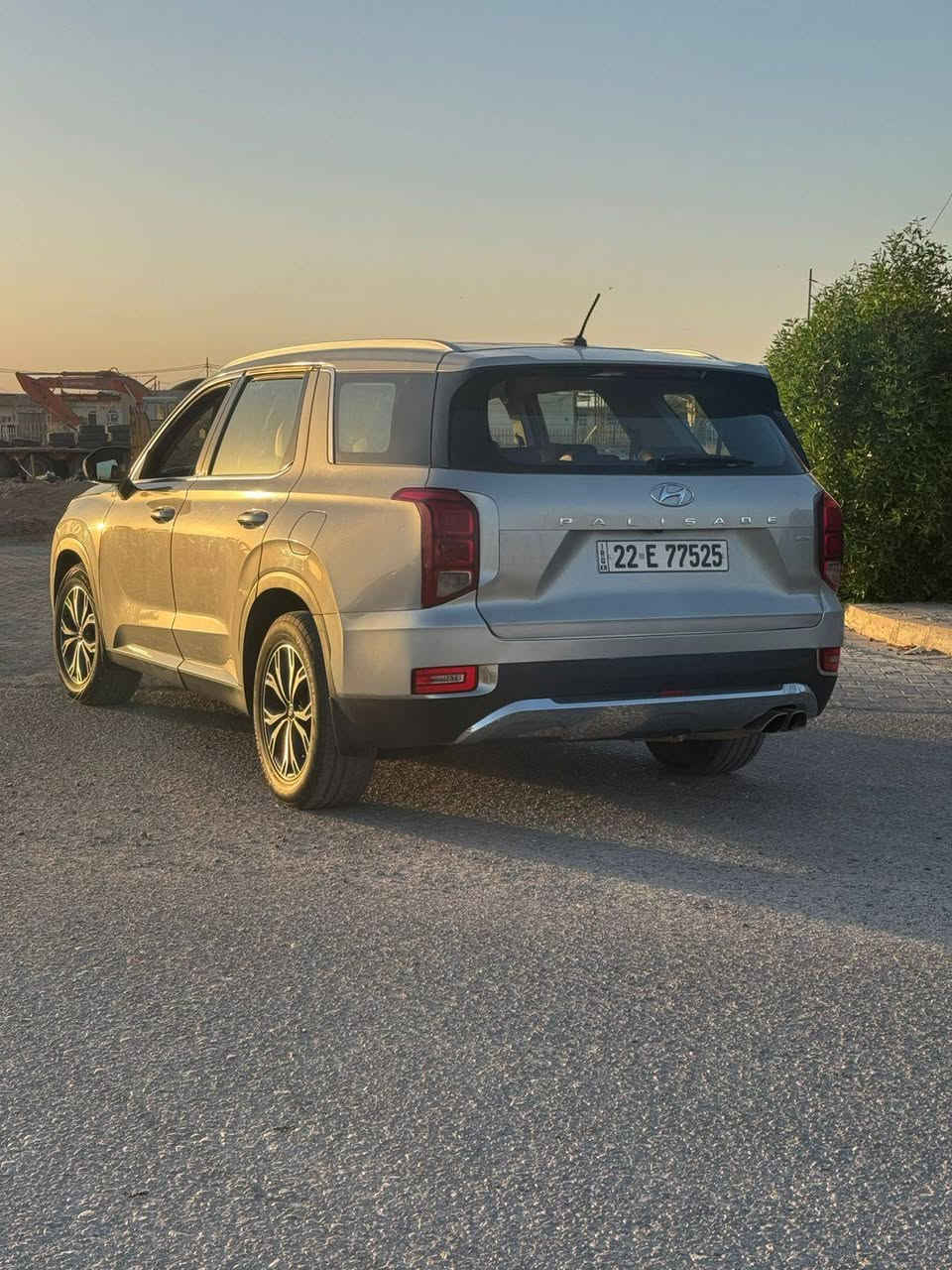 من رخصة الادمن بلاسايد مديل 2022
السيارة بيها ربع بنيد وجاملغ صبغ السيارة وبيها رشة بلباب الورة فقط   
جاهزه من كلهن مكينة كير حداديه تبريد تتفئة تخم تاير رقم دولي مكينة V6سلندر فول ما عدى الفتحى جلد اكلاص حار بارد بصمة كشن كهرباء سعر السيارة 210وبيها مجال للشراي المو شراي لا يتصل ولا يراسل رجااا للستفسار على الرقم ***********
