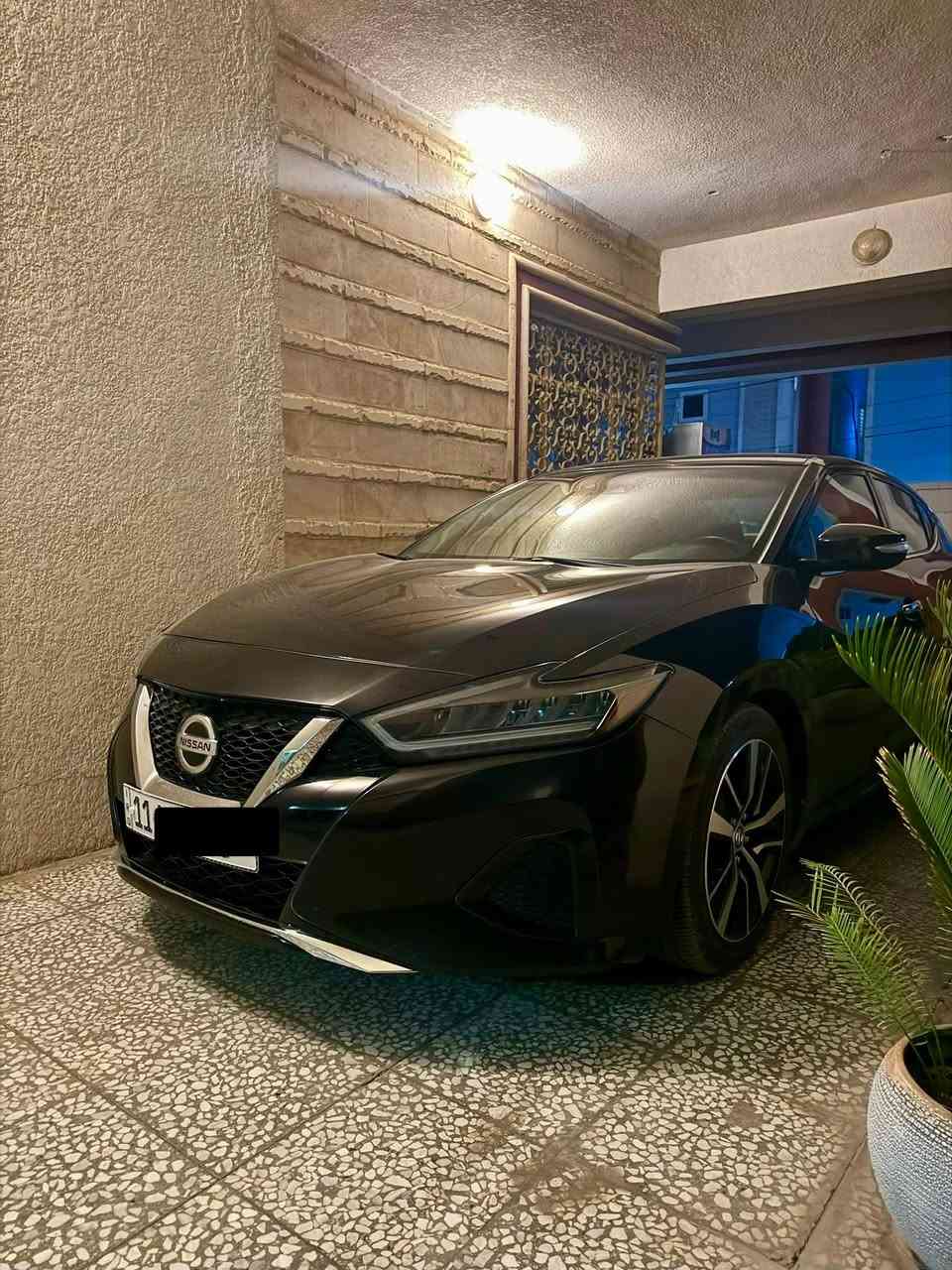 � للبيع أو المراوس حسب القناعة 🔥
🚘 Nissan Maxima SV 2022

✨ سيارة تجمع الفخامة، القوة، والاعتمادية بمواصفات مميزة ✨

🚘 نعمان أوتو | Numan Auto
ثقة التعامل • جودة السيارات

━━━━━━━━━━━━━━━

📊 الموديل: 2022
🇺🇸 الوارد: أمريكي
📈 الممشى: 57 ألف ميل فقط
📍 الموقع: بغداد – زيونة / الأعظمية

━━━━━━━━━━━━━━━

💎 أهم المواصفات:

✅ فئة SV كاملة التجهيزات
✅ داخلية جلد فاخرة
✅ تدفئة مقاعد أمامية 🔥
✅ ستيرن رياضي D-Shape
✅ شاشة كبيرة مع Apple CarPlay 📱
✅ رادار أمامي 🚨
✅ نظام المحافظة على المسار (Lane Keep Assist)
✅ دخول وتشغيل ذكي (Smart Key)
✅ وغيرها من تجهيزات SV المعروفة.

━━━━━━━━━━━━━━━

🛠 الحالة بكل شفافية:

✔️ صبغ قطعتين ونص فقط.
✔️ بدون أي ضرر بالشواصي.
✔️ سمكرة مقدمة اللغد الأيمن فقط.
✔️ المحرك، الكير، الصدر، والتبريد كلها شرط الفحص.

━━━━━━━━━━━━━━━

💰 السعر: 145 ورقة بيها مجال للجادين.

📞 ***********
📲 واتساب / اتصال

#نعمان_أوتو #NumanAuto #Nissan #Maxima #Maxima2022 #SV #نيسان #ماكسيما #سيارات_بغداد #بغداد #للبيع #سيارات_العراق
