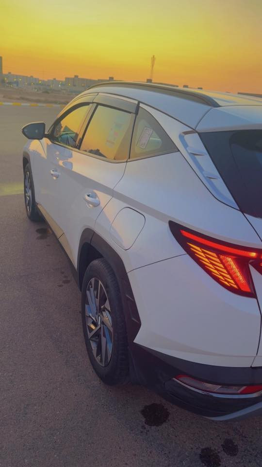 🚘 هونداي توسان 2024 🚘
🚘 مرقم بغداد 🚘
🚘 خليجي مكفوله
🚘 عداد الكيلو متر 23000 
🚘 موديل 2024
⚙️ حجم المحرك 2.0L 
⚙️ مرتبط بناقل حركة أوتو 6 نمر  
🔑 مفتاح التشغيل بصمة 
🔑 تشغيل عن بعد 
‼️ اريل نفكيتر 
📍حساسات أمامية 
📍حساسات خلفية
💡لايت زينون + LED 
🔦 كشافات 
🔦️ بك لايت LED 
🚘 دخول بصمة ذكي 
🛞 حجم الاطار 235/55R18 
🛞 ويل كب 18
🛞 4 دسك
🛞 حساسات ضغط الاطارات 
✨️ اشارة في المرايا الجانبية 
✨️ المرايا قابلة للطي كهرباء 
🌧 ماسحة خلفية 
🎈عدد AIR BAG 2
🚗 هاند بريك بصمة 
🚗 ا ABS 
🖥 دشبول شاشة ديجيتال 
🖥 شاشة Apple Car play 
📷 كاميرا دوارة 
⭕️ مقود جلد حياكة 
🛣 مثبت السرعة Cruise 
🎶 المودات والاوامر الصوتية 
🎶 ا Bluetooth / USB 
🔋شاحن هاتف Wireless 
⚡️مخرج منفذ الطاقة 
💺تتسع المقصورة ل 5 ركاب 
💺حركة المقاعد الأمامية كهرباء 
💺تجاوي 5 متحركة 
👶 نظام الايزو فكس ISO FIX
❄️ قطعتين تبريد  
🚘 أوضاع القيادة Drive Mode 
🚘 ا ECO / NORMAL / SPORT 
🚘 أوتو هولد Auto Hold 
⛷️ نظام مانع الانزلاق 
⛰️ نظام نزول المنحدرات 
🪟 بردات أبواب خلفية 
🪟 بردة خلفية 
🚘 تطعيم الدواخل ألمنيوم 
💵السعر  220 ورقة
📞 ***********
بغداد مجمع بسماية السكني
