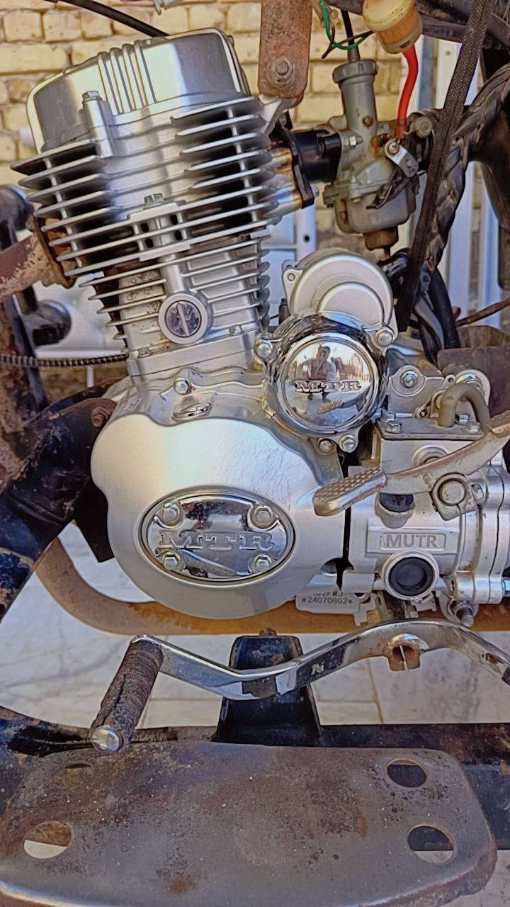 سلام عليكم شباب من رخصت مدير الكروب عندي هاي ستوته للبيع اوراق كامله وكيله حيدر جبرين ستوته ما عايزه شي كامله من كلشي نكره سلف محرك نضيف تايرات جدد الستوته مكفوله عنواني نجف حي ميسان السعر 2,250 بيه مجال  للشراي  يدلل  ***********
