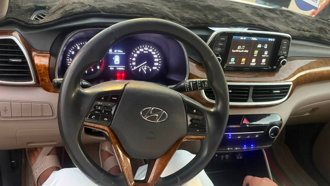 للبيع | هيونداي توسان 2020 🚘

✨ فول مواصفات ✨

✅ ممشى 119 ألف كم
✅ محرك وكير مكفولين
✅ شاشة وكالة
✅ كاميرا خلفية
✅ حساسات أمامية وخلفية
✅ بصمة تشغيل
✅ دخول ذكي (Smart Key)
✅ تشغيل زر (Start/Stop)
✅ مثبت سرعة
✅ بلوتوث + USB + AUX
✅ تكييف أوتوماتيك
✅ مرايا كهربائية مع إشارات
✅ إضاءة LED نهارية
✅ داخلية نظيفة جداً
🔹السعر 197 ورقه 
قابل لتفاوض بلمعقول 

💯 سيارة نظيفة وجاهزة للاستخدام، ما تحتاج مصرف


**إذا كنت صاحب هذا الإعلان وتريد حذفه لأي سبب، رجاءا أرسل رسالة إلى الدعم الفني**
