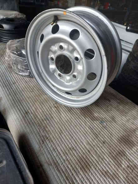 ويل حجم 15 بنكو 3 مسكر 
ويل خلفي حجم 13 بنكو2700/3/فونتيرة 
محل حيدر الدبي 
بغداد كسرة وعطش 
للاستفسار واتساب 
***********
***********
خدمة توصيل بغداد 
وجميع المحافظات
