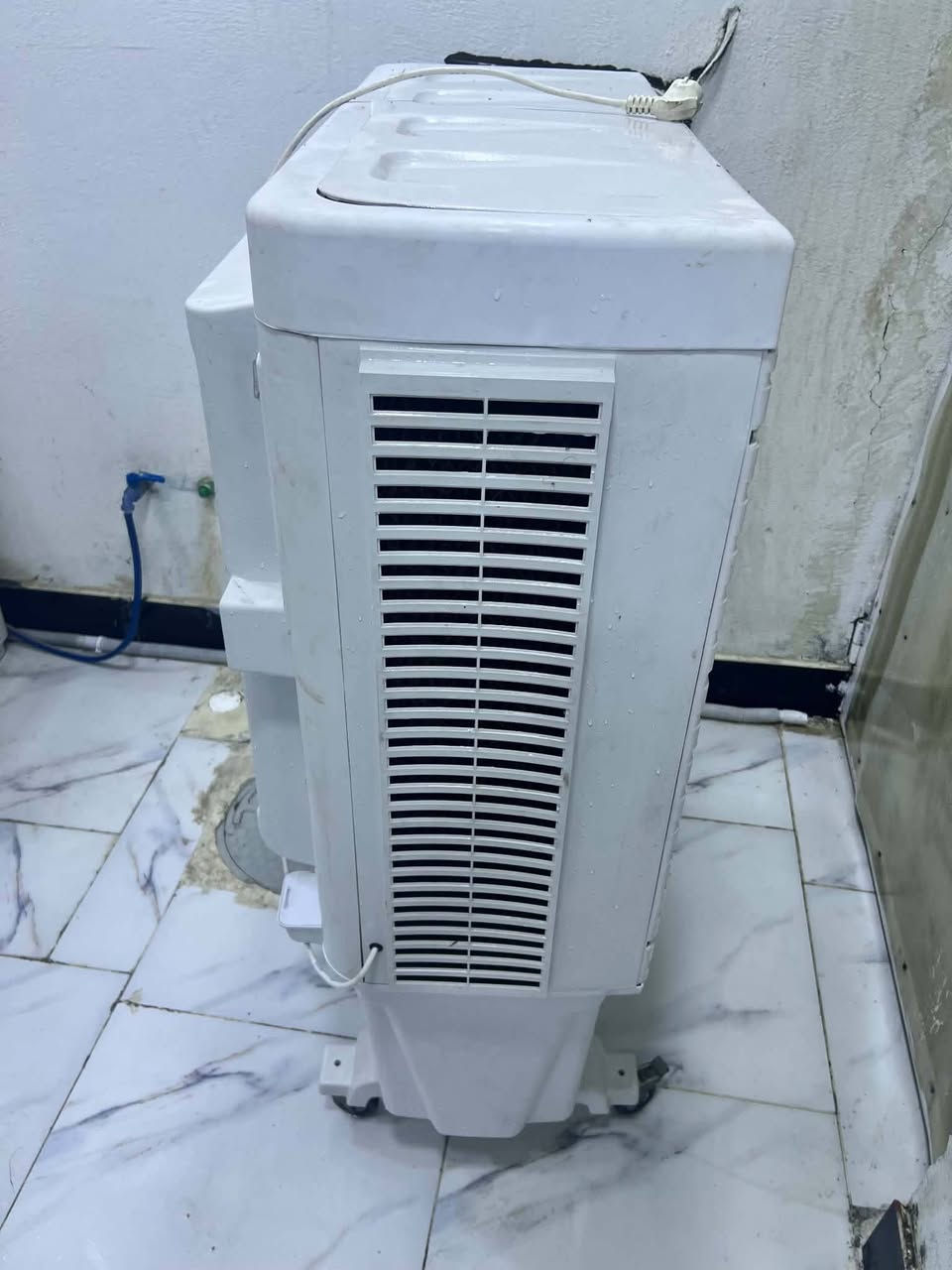 كونفيره حجم الكبير  اخت الجديده وع فحص مكان حي الجهاد 
السعر 185 
***********
