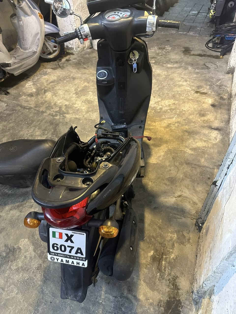 السلام عليكم دراجه فله جديده بمعنى الكلمة الدراجه كلها بلاديه من الالف للياء جديده لك نكره سلف وخرسه الدراجه ومكينتها خير من الله متوكف بوجها اي دراجه ال120 كله وحته ال 140  اي اخواني الدراجه مكفوله كفاله عامه ماكو هيج فله جديده بل عراق كله ماشيه عشرتالاف والعده البلاديه مالتها وياها ولخوذه هم رقمي *********** الي حاب يعرف السعر يراسلني واتس وبيكم خير وتدللون
