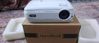 ااسلام عليكم شباب متوفر 4 اجهزه داتا شو مختلفه كل نوع وسعره خلي سعر بالي يرضي الله والسعر الي يفيدني بالعافيه عليه 
*********** 
والخاص مفتوح 
مواصفاتهن ماعندي علم بيهن 
توصيل متوفر
