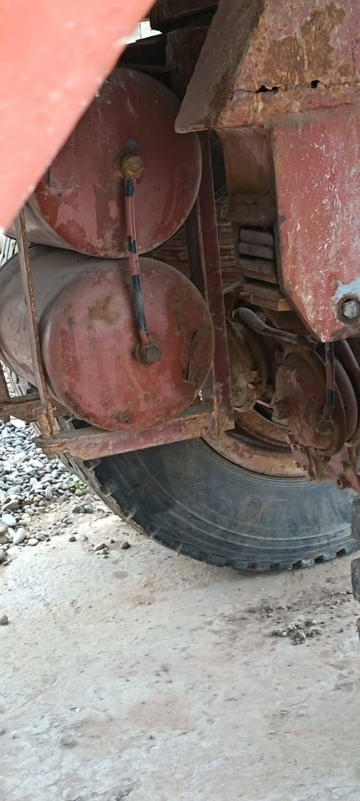 للبيع مقطوره حداديه طول ٧ونص رتفاع 185 دناكير لقوه   صينيه 110  تواير الگدام طخم جديد 24  الوره نص عمر؟+سبير  جاهزه  مكان موصل الاتصال على الرقم ***********
