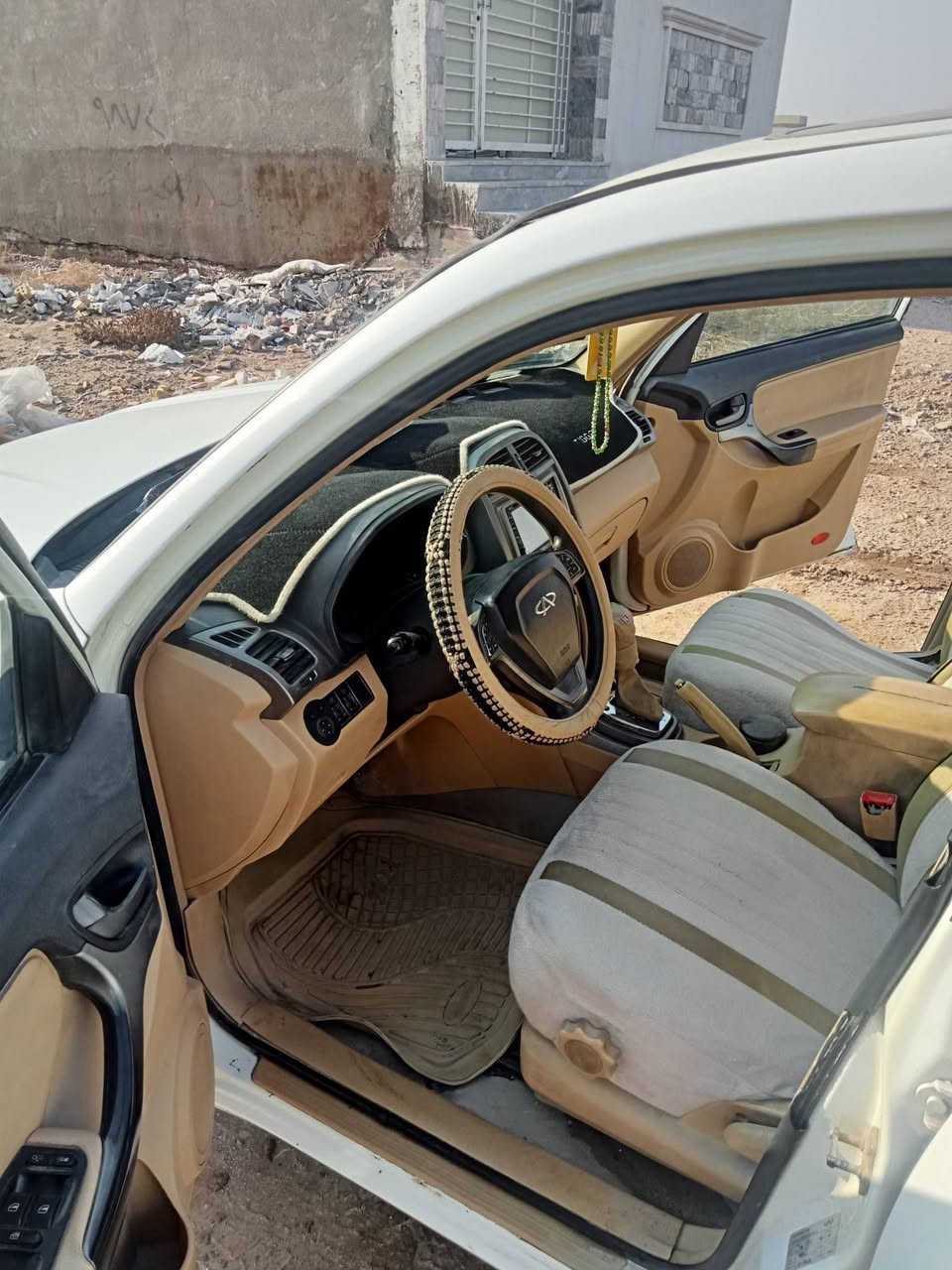 السلام عليكم 
سيارة تيكو 14 للبيع في بغداد 
***********
السعر 65
