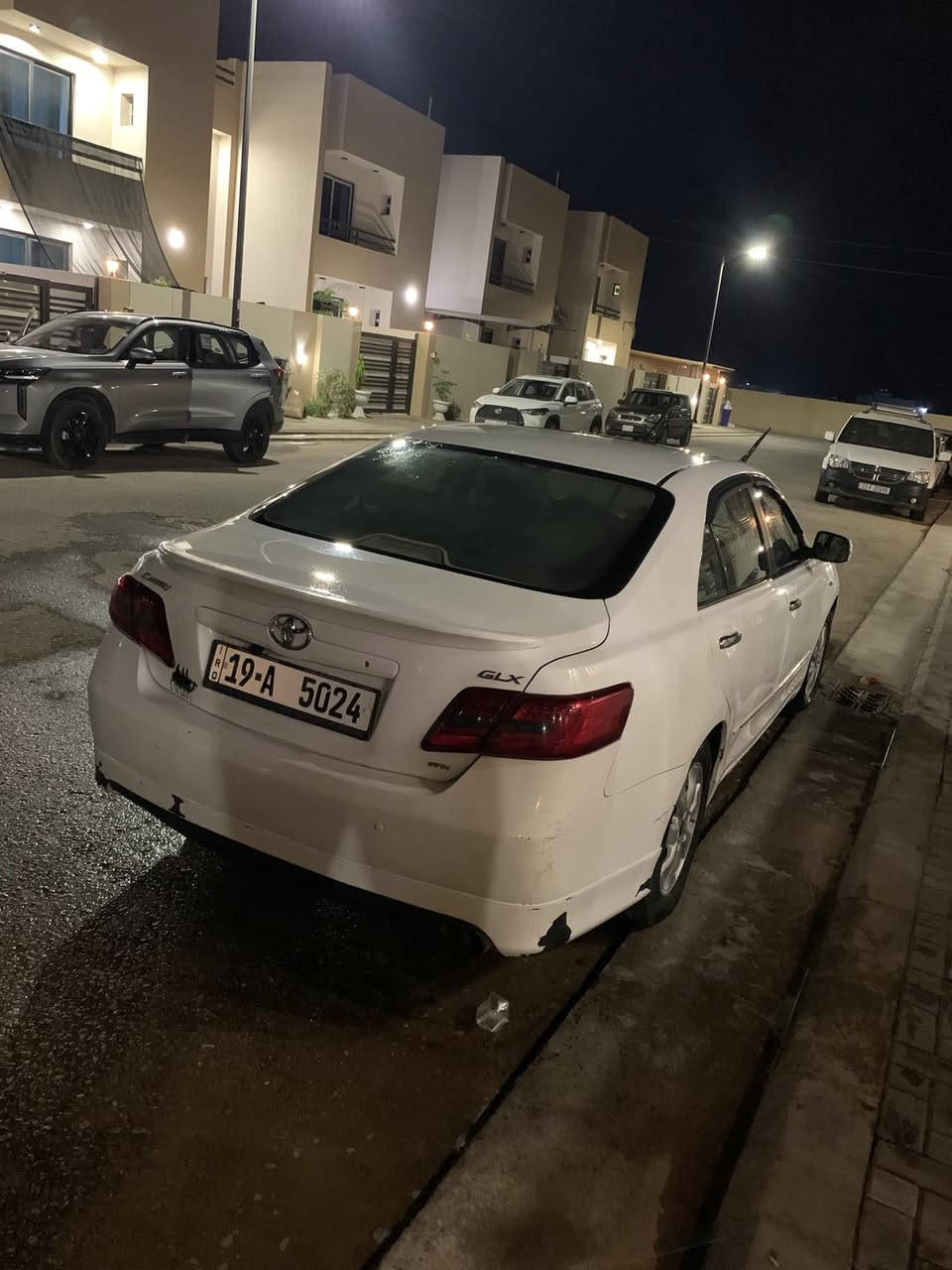 السلام عليكم 
كامري ٢٠٠٩
خليجي مكفولة من الضربة بيها جاملغ خلفي صبغ اثر شخوط
فول مواصفات
بيها منضومة زنون وزارعلها عدسات تحكم بلوتوث
مسجلها الأصلي زارعلة بلوتوث
كاميرا خلفية دوارة 
محرك مفتوح 
كير سليم
نقصها السلايد روف عطلان يحتاجله زنجيل 
ودجة مال المكينة يحتاجلها تبديل
تبريد ثلج
كهربائيات فول 
السيارة ترايها للبصرة 
سنوية باسمي تحويل شرط
باقي التفاصيل بالصور
رقم كربلاء 
مكانها كربلاء 
السعر ١١٧ بيها مجال بسيط
***********

