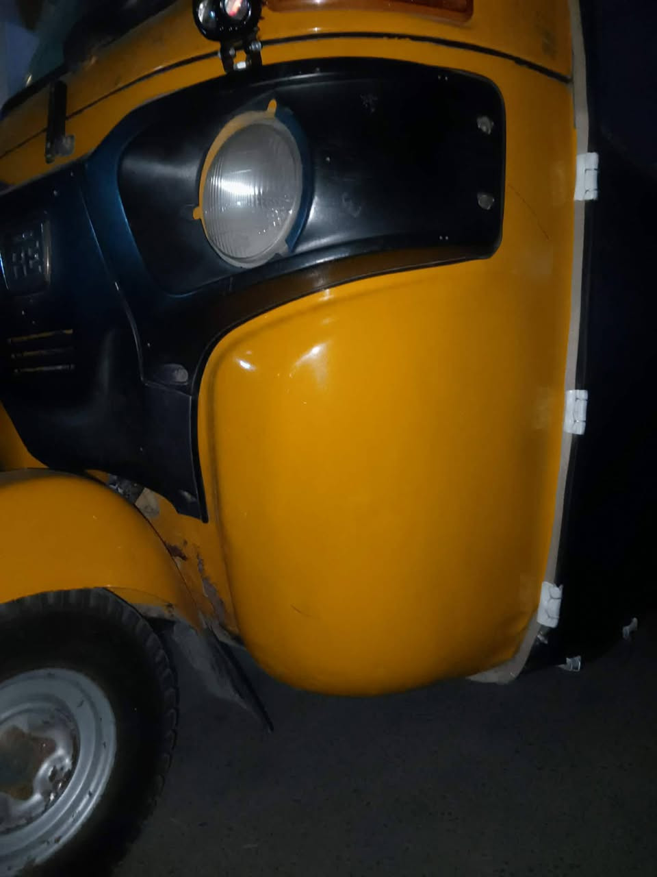 السلام عليكم تكتك لبيع موديل ٢٠١٩ شهر ١١ تكتك جديده اخت الزيرو مال جناي اوراق مكان مدينه الصدر السعر تكتك ٤٣٠٠ وبيها مجال رقمي ***********
