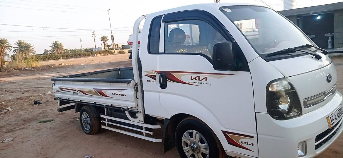 البيع كيه موديل 2018 رقم بابل سنويه ال 30 بيها بنيد وباب تبديل بدون دواخل شاصي كفاله كير ومكينه جدد تخم تاير العنوان بابل الكفل السعر 103 تلفون *********** تلفون***********
