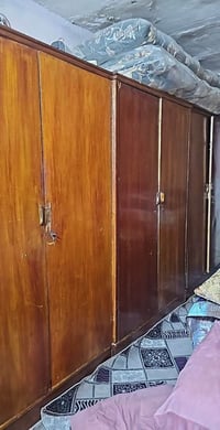 غرفة نوم • دولاب ٦ أبواب • فيه مجال