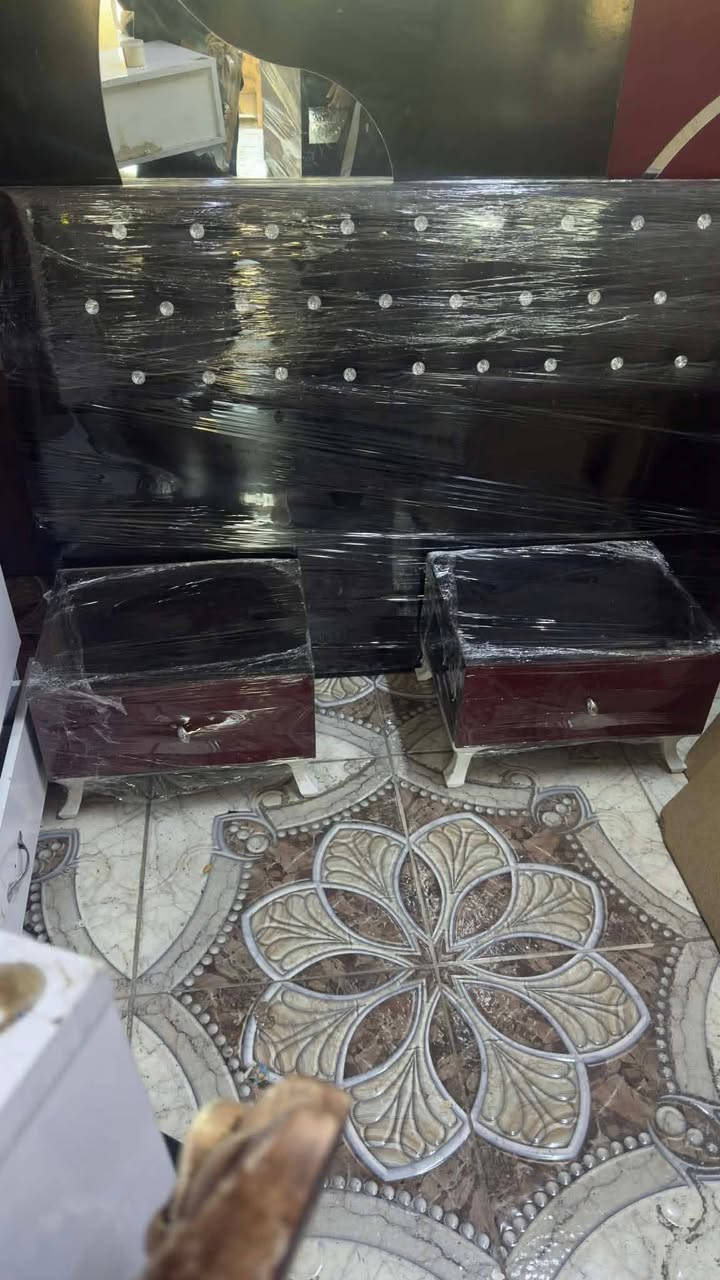 عندي هذه غرفة نوم للبيع هي ودوشك كامل ٢٢٥ الف الي يريد اليوم يأخذها لأن احول بعد


**إذا كنت صاحب هذا الإعلان وتريد حذفه لأي سبب، رجاءا أرسل رسالة إلى الدعم الفني**