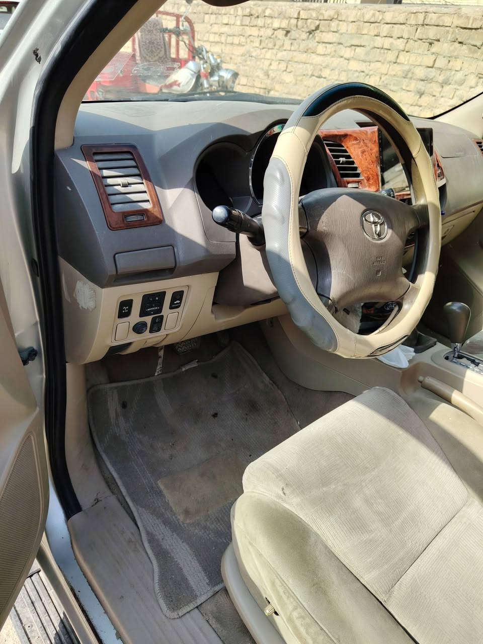 فورجنر ٢٠٠٦ سته سلندر محرك ٤٠٠٠ مكفوله كير ومحرك وشاصي بدون حادث مكانها السماوه سعرها  ١٢٥ وبيها مجال الشراري يتصل ويدلل ***********
