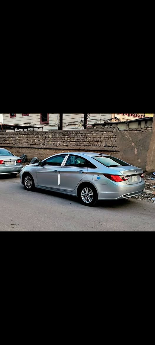 سوناتا موديل 13 وارد امريكي مكينه 2400 كفاله كير ومكينه بيه بنيد مبدل وجاملغات الي كدام نفسهم معمرات عله كد شبر شبر من جهه ليسره ول جه اليمه مداور  ثاني يوم رقم ذي قار  سنويه توه منتهيه تبريد ثلج ول باقي كله مكفول سعره 115 بيه مجال مكاني شطره رقمي ***********
