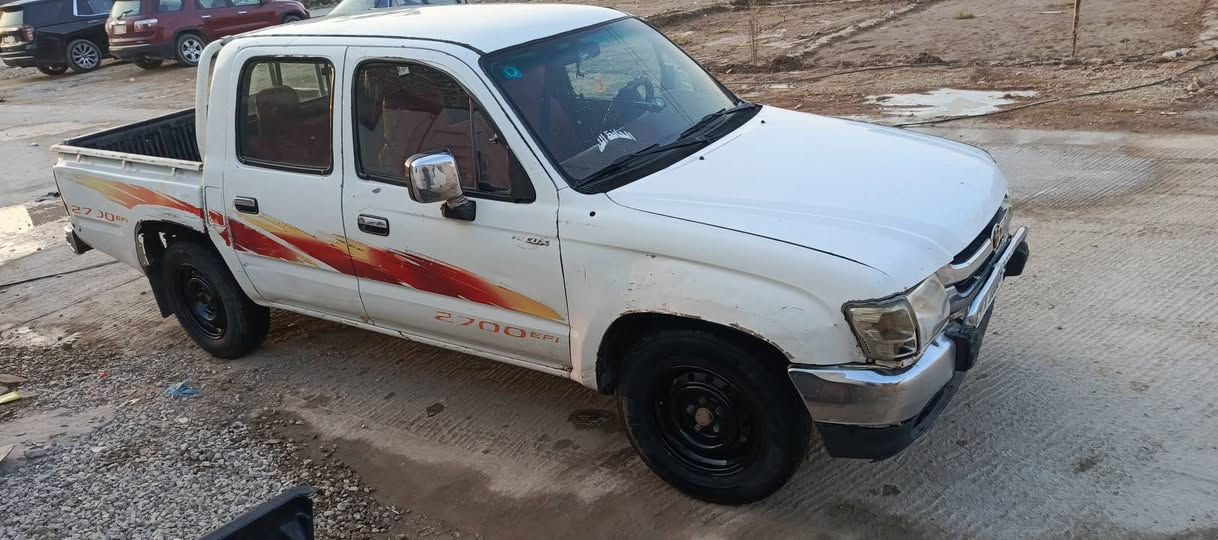 بيكم جمره امتجايه بسمنه 2004شاصي ومكينه وكير اكسن مكفول والسياره امتجايه والمكان واسط الكوت   السعر 70 وبيه مجال قليل  الرقم  ***********
