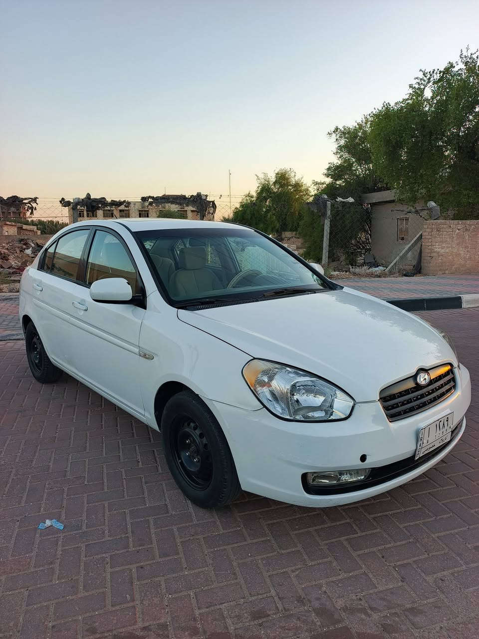 اكسنت 2010 خليجيه محرك 1600 دوش فتحه سياره فول مكان السياره كربلاء سياره بدون ضربه فقط صبغ موضح بالسونار ***********
