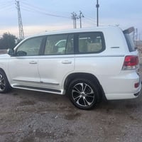 لاندكروزر V8 • ٢٠١٦ • ١١٦ الف كم