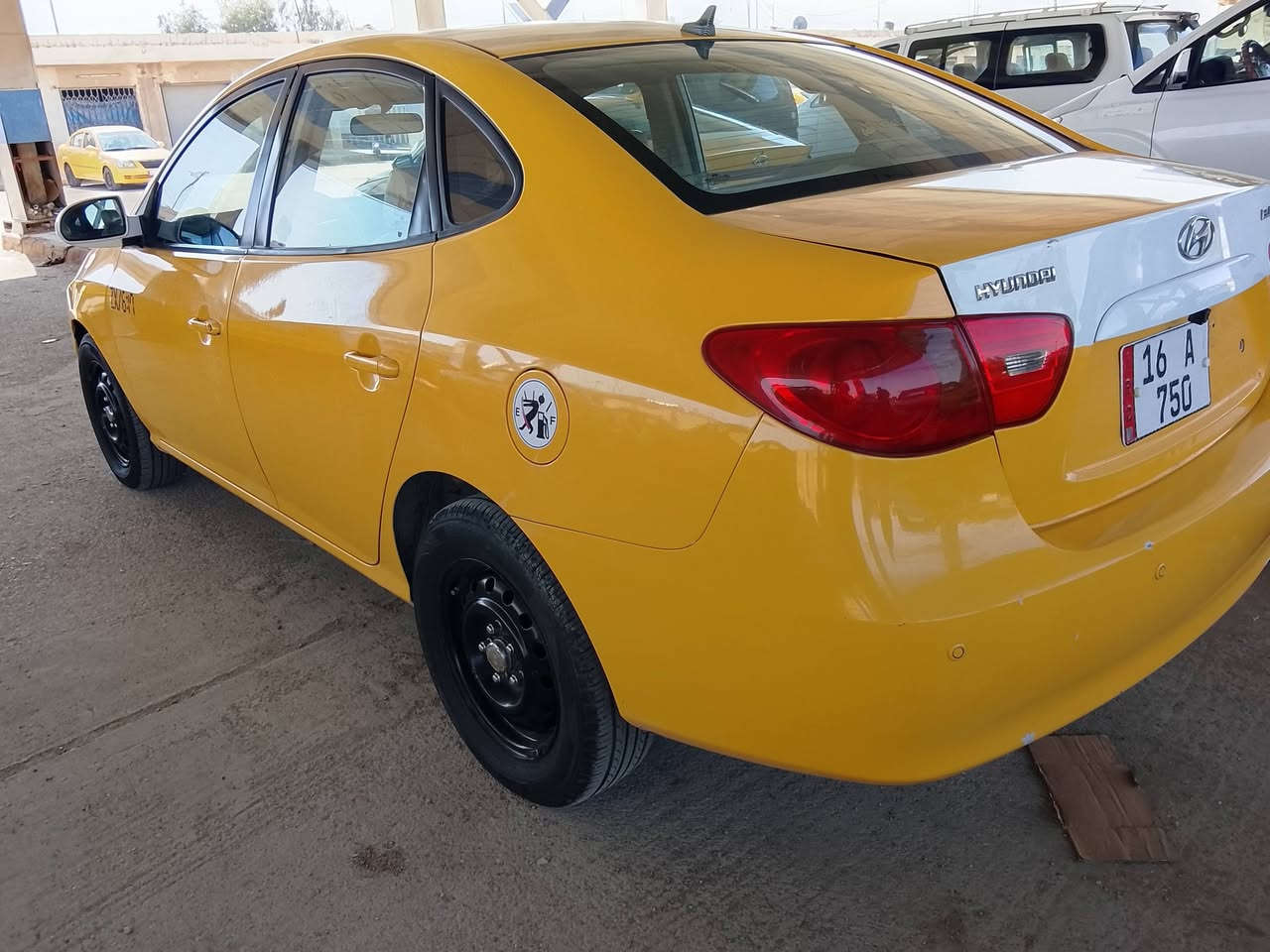 ڜالسلام عليكم النترا 2009 خليجي بيها طخه خشم الجاملغ جاهزة من كلشي كير مكينه حداديه كله جديد مكينه 1600 صبغه جديده ومنظومة تبريد جديده  السعر 103 وبيها شي بسيط حك الحيه مكان السيارة واسط الصويرة ***********
