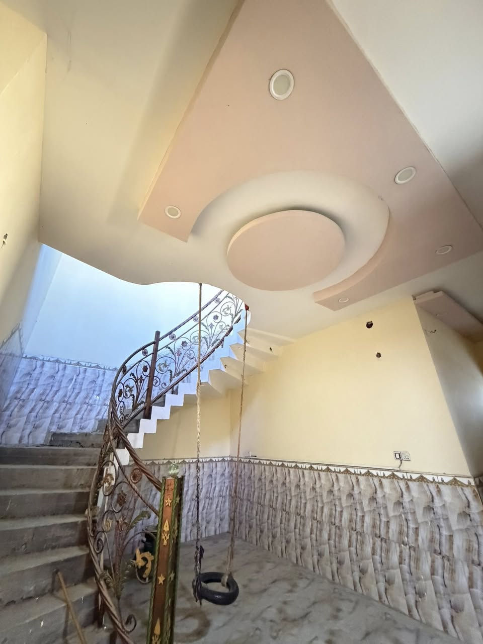 وعلى بركه الله تعالى
يتوفر دار سكن مساحه 200 متر
نوع العقار طابو ملك صرف زراعي عراقي 
العنوان ابي الخصيب منطقه محيله بدايه شارع الوسطي 
محتويات البيت
غرفه منام. وكذالك يرهم غرفتين 
ودوانيه 
وصاله 
ومطبخ 
ومناور 
وترك خلف البيت 
وصحيات داخلي وخارجي
وكراج سياره 
بيت فارغ وجاهز للسكن 
ئي استفسار اتصل وتدلل 
*********** سيد علي
