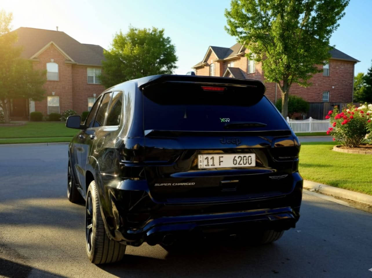 السلام عليكم الوحش الامريكي جيب تراك هوك 707 محرك 8سلندر 6200 سوبر جارج الي هيه تعتبر اسرع سياره عددها جدا قليل بلعراق والوحيده حاليا لون اسود وموديل 2021 تسارع السياره من 0الي 100 ب3ثواني عداد السرعه 320 مواصفاتها محرك 8سلندر 6200 سوبر جارج يعني طياره رقم بغداد مميز على رقم المحرك 6200 بانوراما بصمه رادار امامي رادار جوانب سياقه اليه تحديد مسار مانع تصادم تشغيل عن بعد ويل كب حجم ٢٠ كشنات شاموا سقف كنتاره كشنات تدفئه تبريد  شوته legmaker كاربون فايبر كشنات خزن ثلاجه نظام صوت هارمان ٨٢٥واط صندوك كهرباء شفتات ستيرن لايت زنون لايت سمارت حاجب زنون زراك لايت ٤انظمه قياده وبعد بيها هوايه مواصفات السياره وارد امريكي كلين طابه للعراق بدون خدش بدون غرق  جايه وكاله  ماشيه حاليا ١٧الف جدا جديده رجاءا الي ميعرف بقيمه السياره لا ايسولف بكيفه خلي يعبر المنشور ويدعيلنا بلرزق مكان السياره بغداد الغزاليه السعر 68000 وبي مجال لاتصال***********
