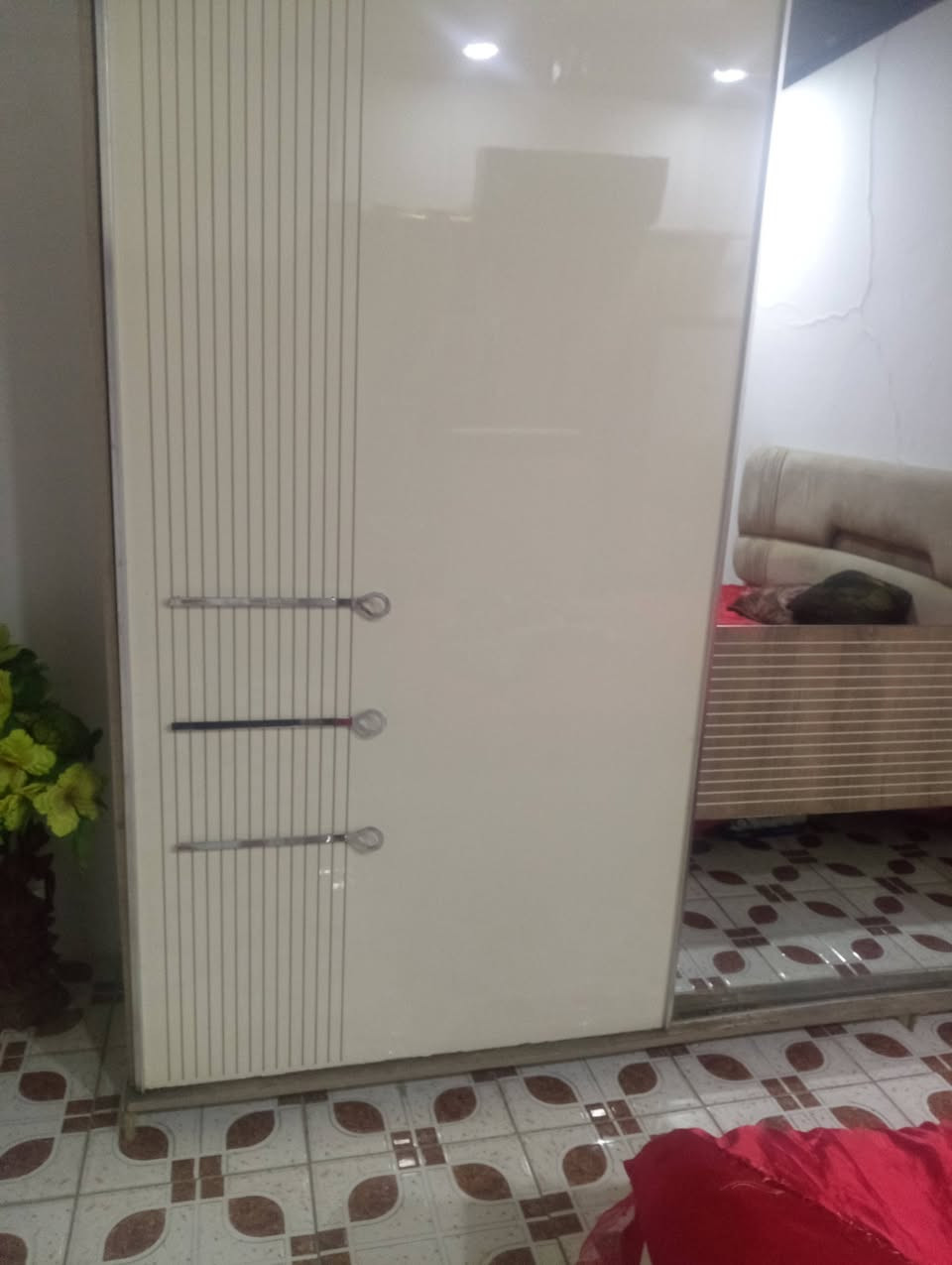 غرفه للبيع 400 بالنجف وبيها مجال. ***********
