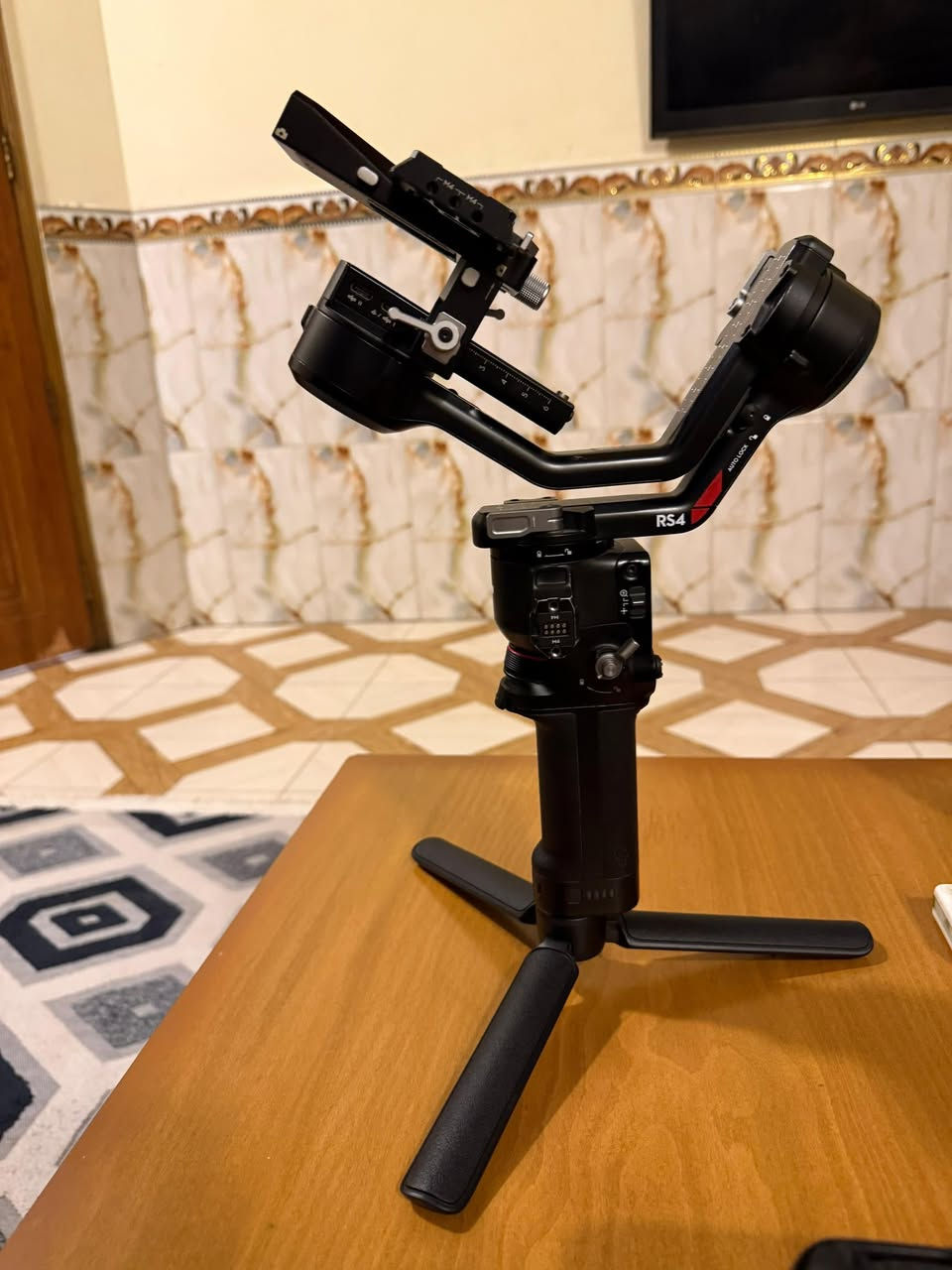 كامرة سوني A7iv(4) 
الشتر 3000
كامرة نظيفة كلش وجديدة استخدام قليل
العدسة سوني G24-105 هم نظيفة كلش استخدام قليل
رونين sr4 كومبو 
(سعر الكامرة مليونين و225)
(العدسة مليون و 100)
(الرونين 700 الف)
الموقع البصره رقم الهاتف ***********
