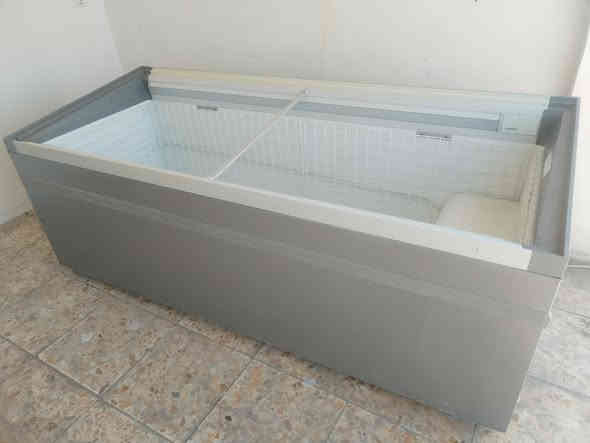 عارضه طرحيه نوع ألماني طول مترين و١٠ سم عرض ٨٥ سم للبيع الشاري يتصل على الرقم *********** او خاص
