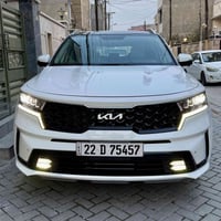 كيا سورنتو 2022 خليجي فول 1/1 باب اولاعلى فئة معروفة مواصفاتها 4 كامرا...