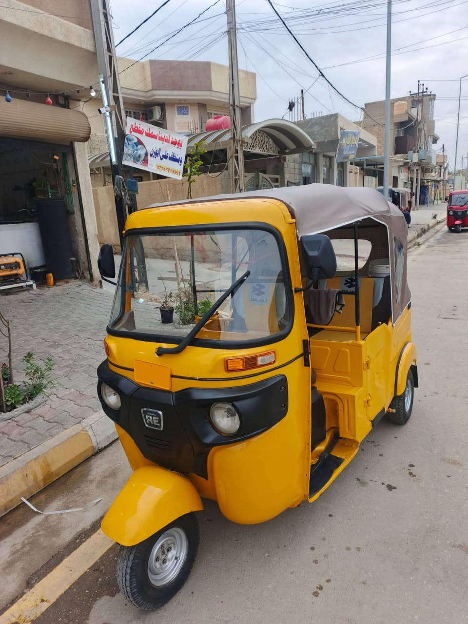 سلام عليكم تكتك للبيع 22رقم واسط  مكان صويره مصبوغه عام جماليه بيها طخات بصيطه وبلغد واحد طخه  تكتك نضيفه ومناسبه  سعر 7500وبيه مجال لستفسار رقم ***********
